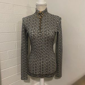 Balmain sweat shirt femme Black and white great condition.